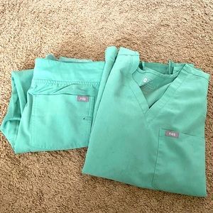 Small Figs Scrub Set